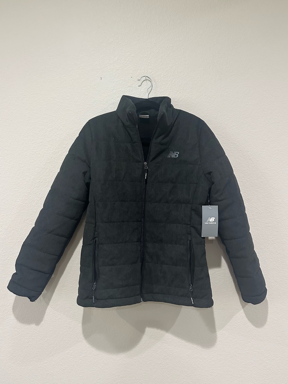 New balance corduroy puffer coat - women’s M